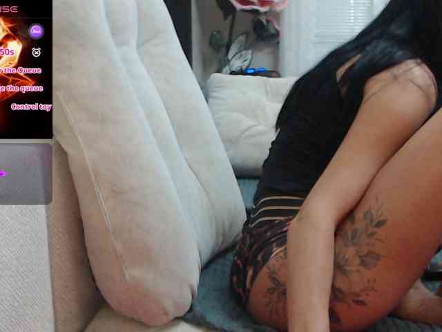 Alina-black webcam