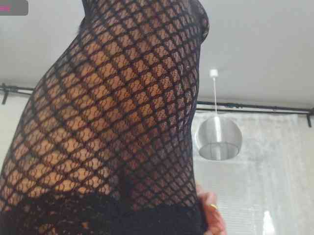 Alina-black webcam