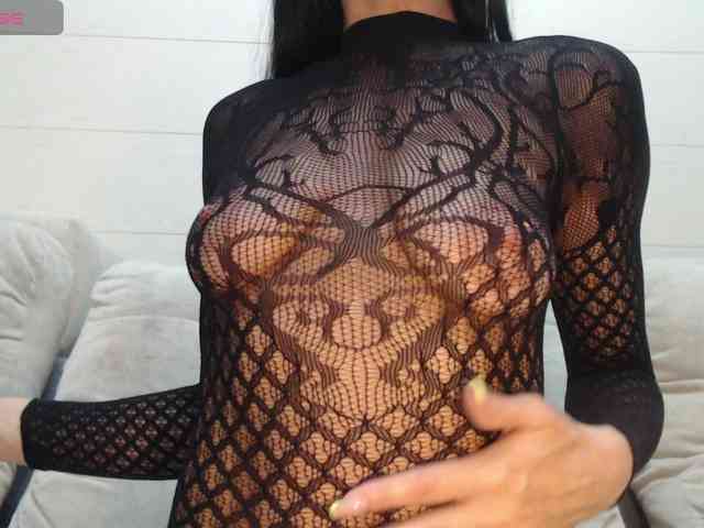 Alina-black webcam