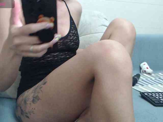 Alina-black webcam