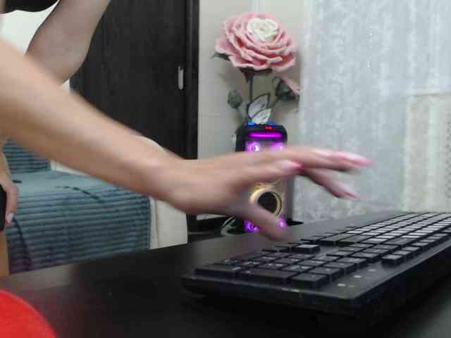 Alina-black webcam