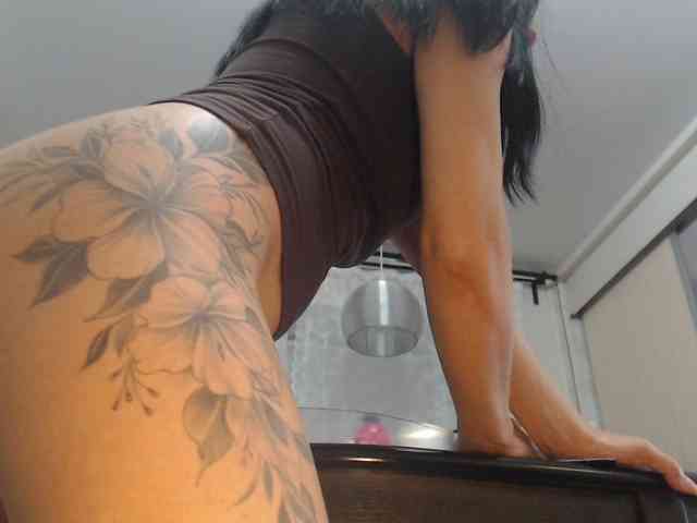 Alina-black Live Webcam on BongaCams