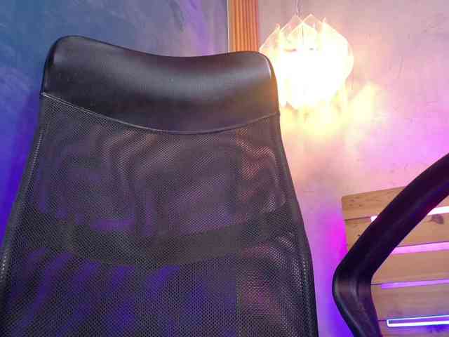 nicki-doll Live Webcam on BongaCams