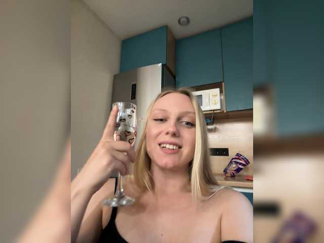 HotWillow live webcam show