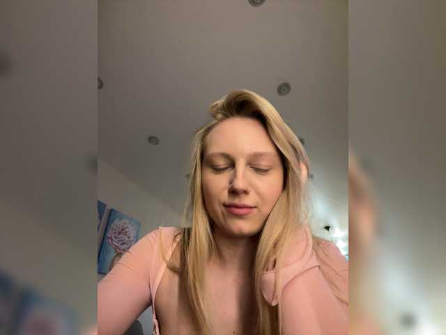видео HotWillow