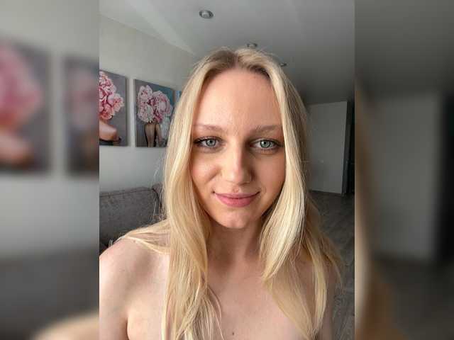 hotwillow cam belle