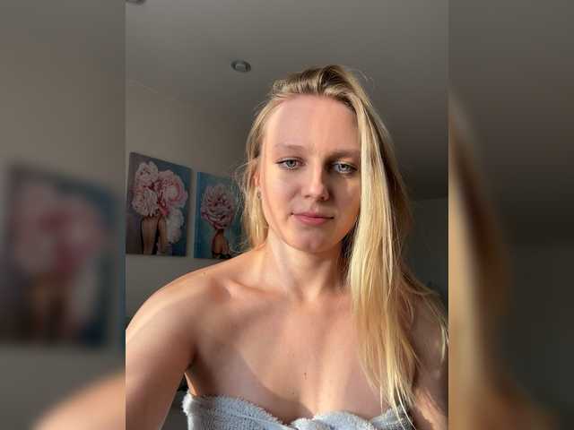 HotWillow live webcam show