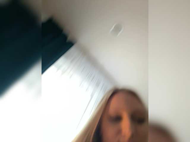 Live трансляция HotWillow - Runet.cam