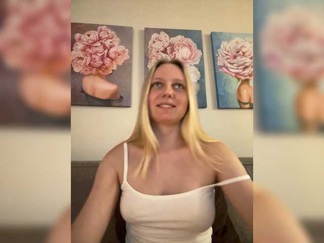 HotWillow live webcam show