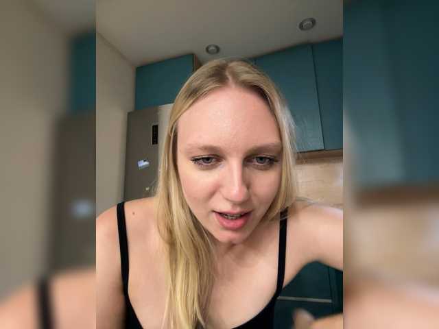 HotWillow live webcam show