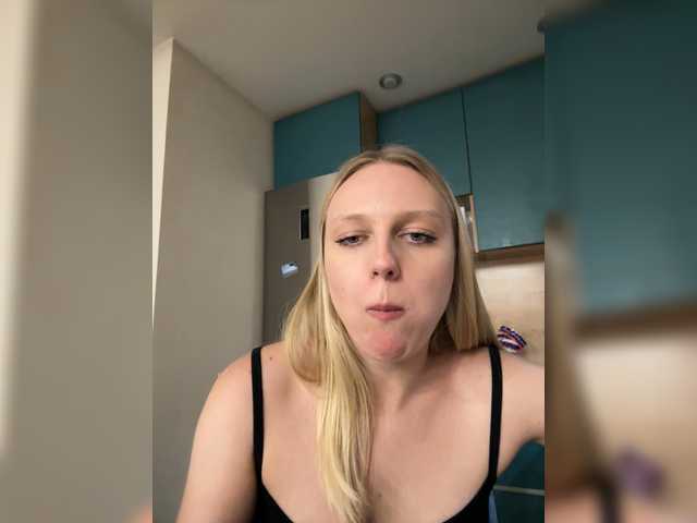 HotWillow live webcam show