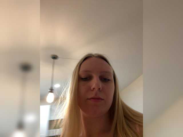 HotWillow live cam preview