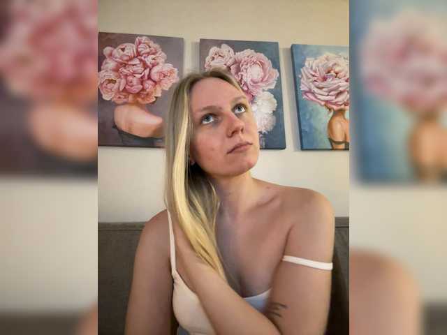 HotWillow live webcam show