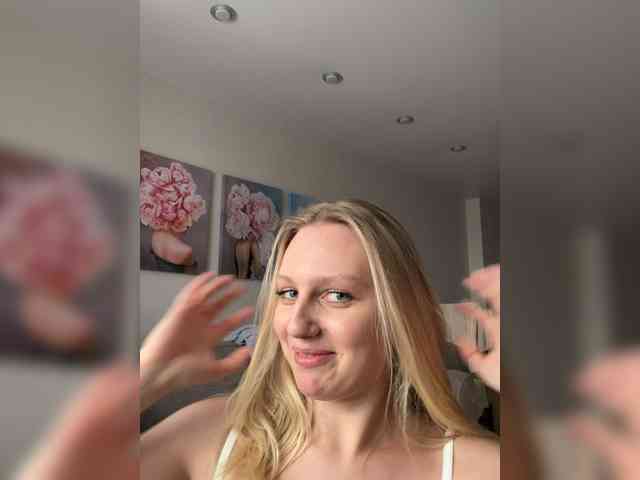 HotWillow webcam