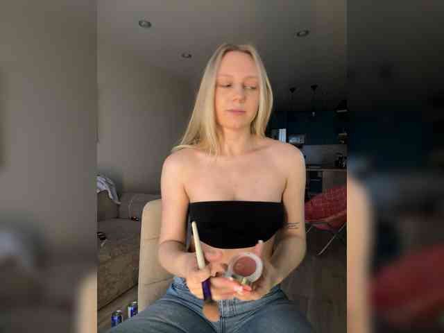 HotWillow Live Webcam on BongaCams