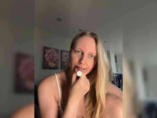 HotWillow webcam