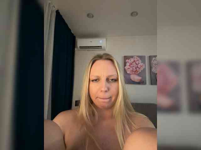 HotWillow webcam
