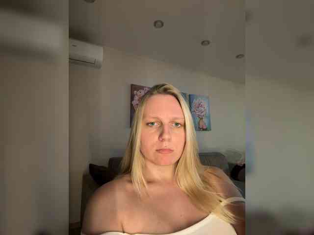 HotWillow webcam