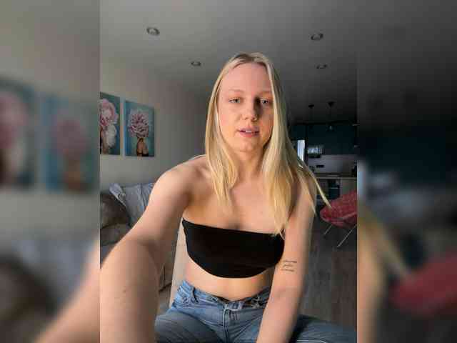 HotWillow Live Webcam on BongaCams
