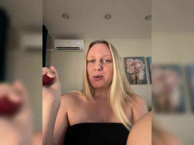 HotWillow webcam