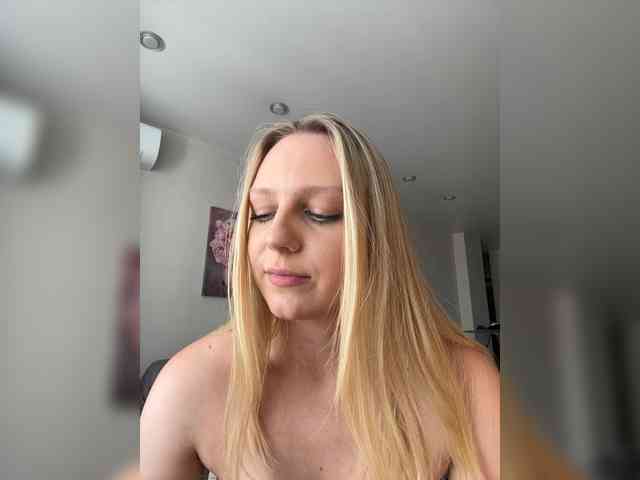 HotWillow webcam