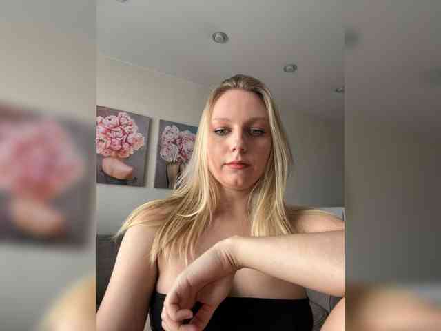 HotWillow webcam
