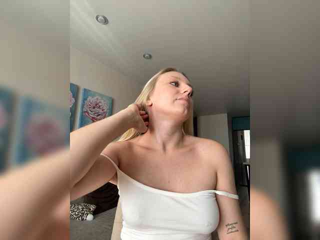 HotWillow webcam