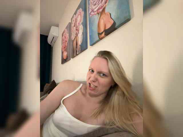 HotWillow webcam