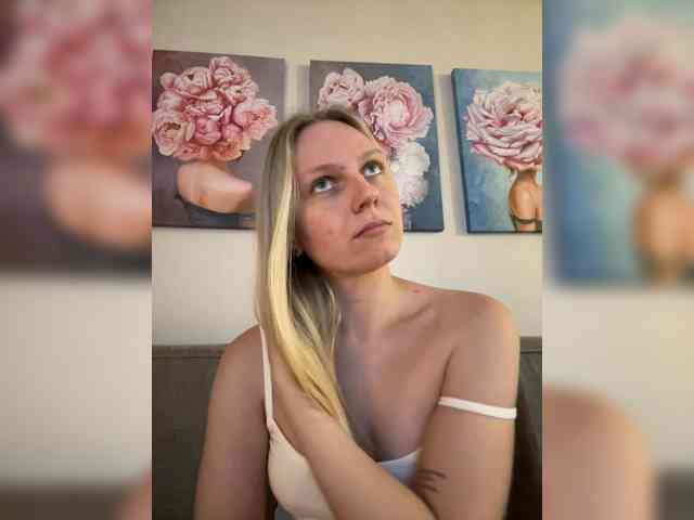HotWillow webcam