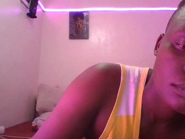 Yourdreamgirl's BongaCams show and profile