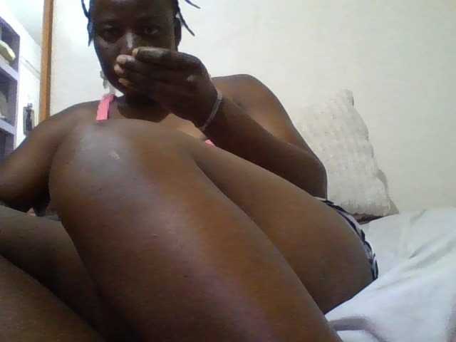 Yourdreamgirl live cam on BongaCams