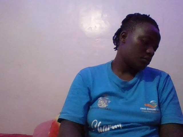 Yourdreamgirl webcam