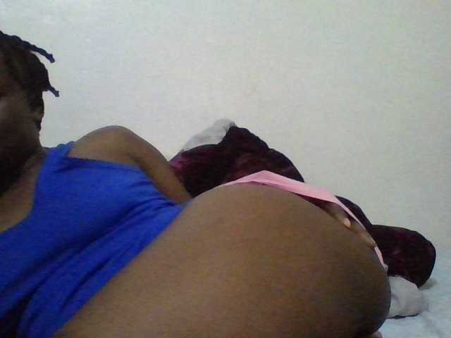 Yourdreamgirl live cam on BongaCams