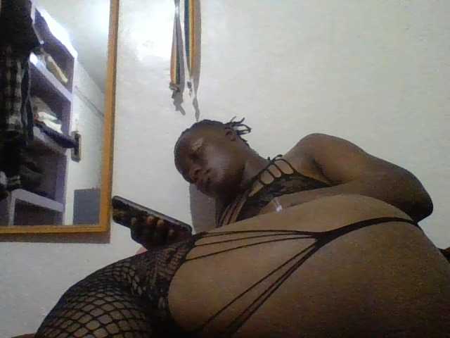 Yourdreamgirl live cam on BongaCams