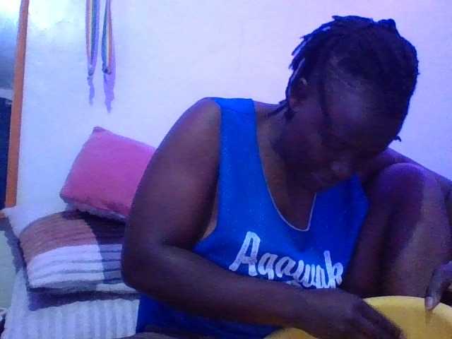 Yourdreamgirl live webcam show