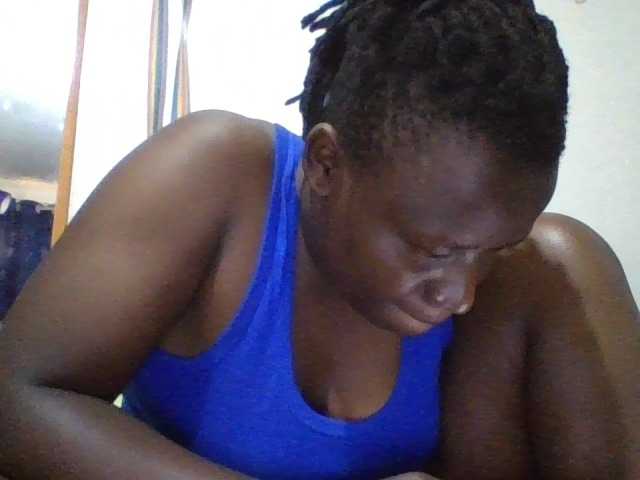 Yourdreamgirl live cam on BongaCams