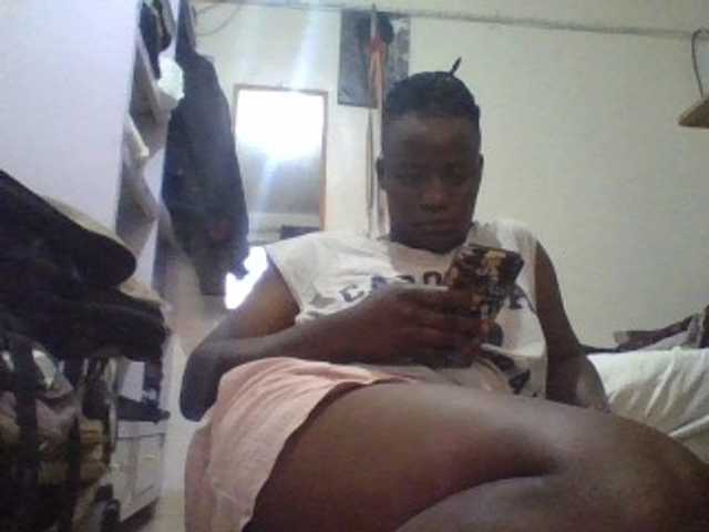 Yourdreamgirl live cam on BongaCams