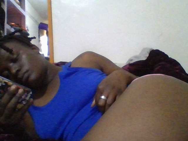 Yourdreamgirl live cam on BongaCams