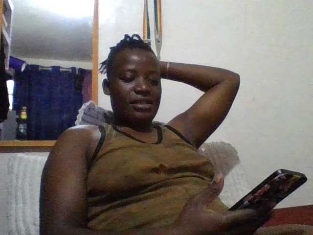 Yourdreamgirl live cam on BongaCams