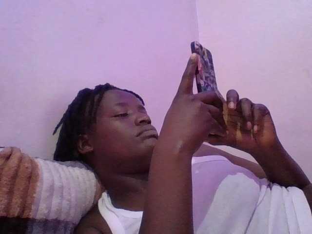 Yourdreamgirl's BongaCams show and profile