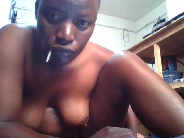Yourdreamgirl live cam on BongaCams
