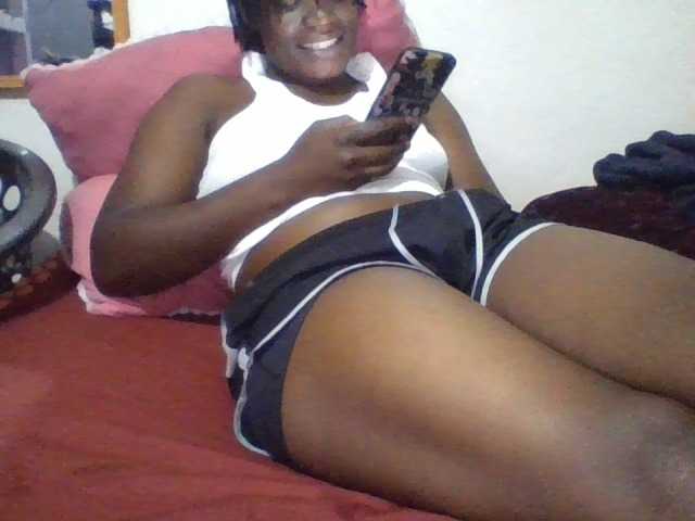 Yourdreamgirl live cam on BongaCams