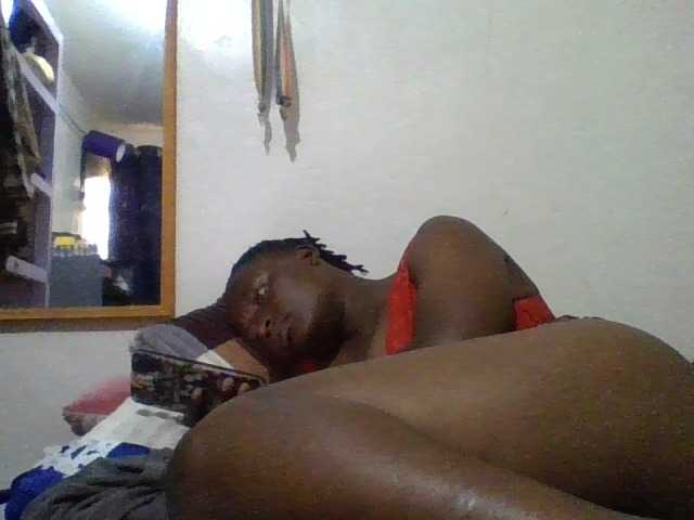 Yourdreamgirl live webcam show