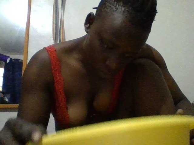 Yourdreamgirl Live Cam on BongaCams