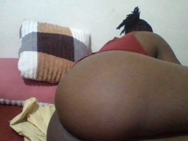 Yourdreamgirl live cam on BongaCams