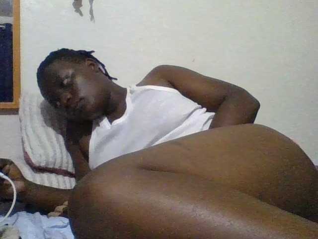 Yourdreamgirl live cam on BongaCams