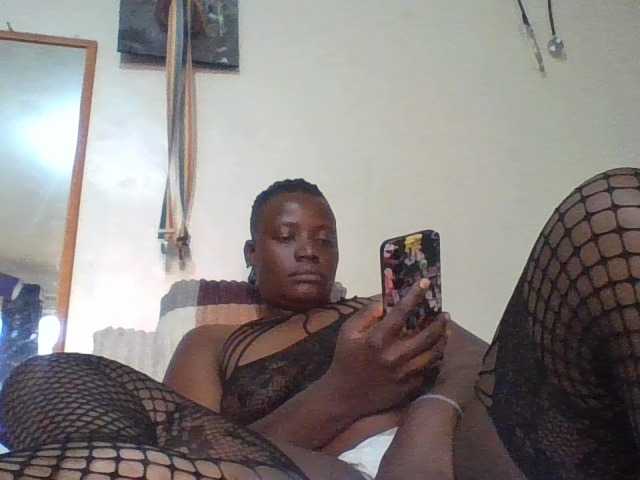 Yourdreamgirl live cam on BongaCams