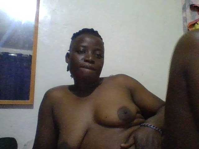 Yourdreamgirl live cam preview