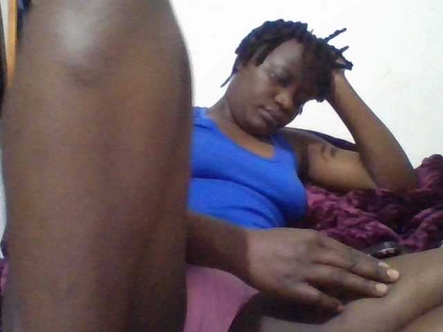 Yourdreamgirl live cam on BongaCams