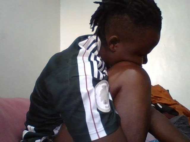 Yourdreamgirl's BongaCams show and profile